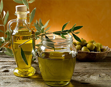 Как правильно хранить и рационально использовать оливковое масло до капли